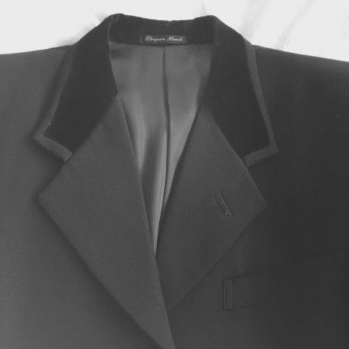 ブラック・ヴェルヴェット・カラー(black velvet collar)